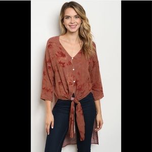 NWT! Rust Tye-Dye Hi-Lo Hem Button-Up & Tie Top